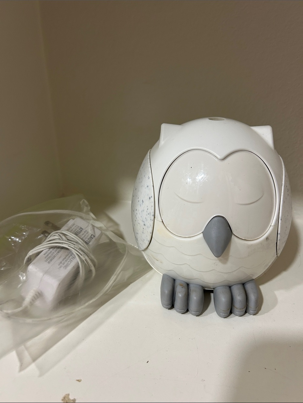 Young Living White and Gray Owl Diffuser